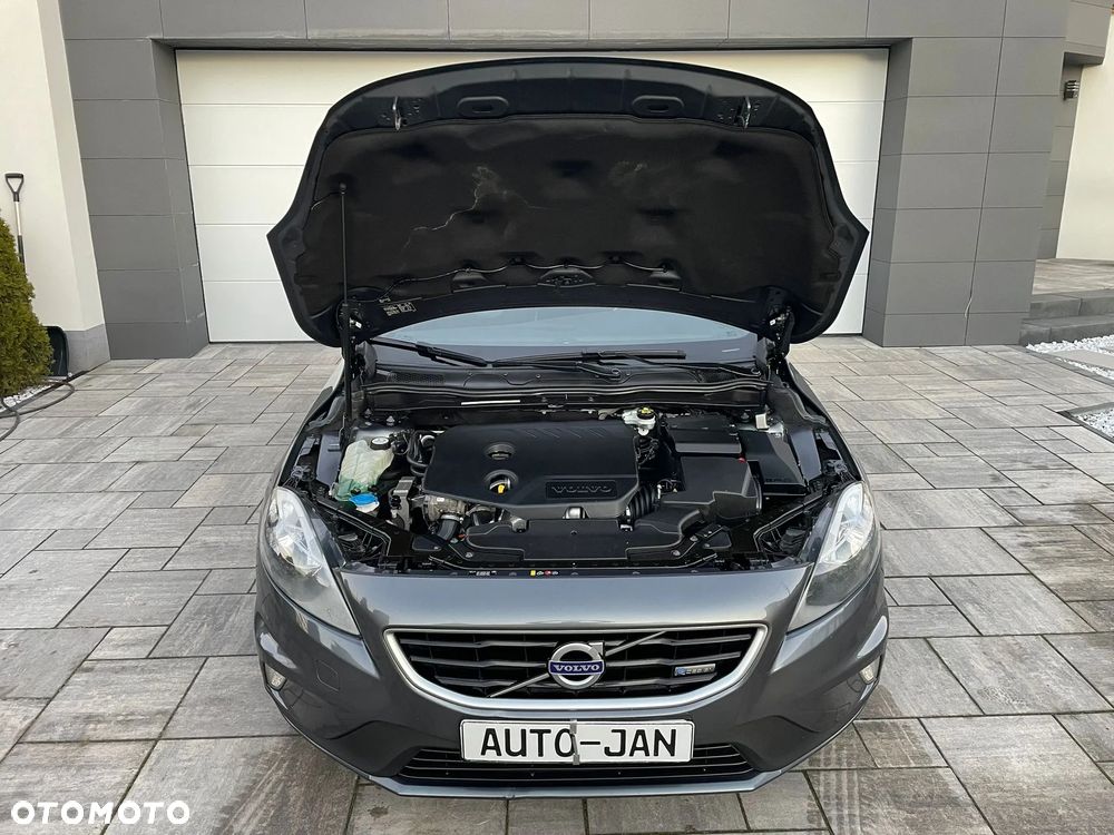 Volvo V40 D2 R Design - 10