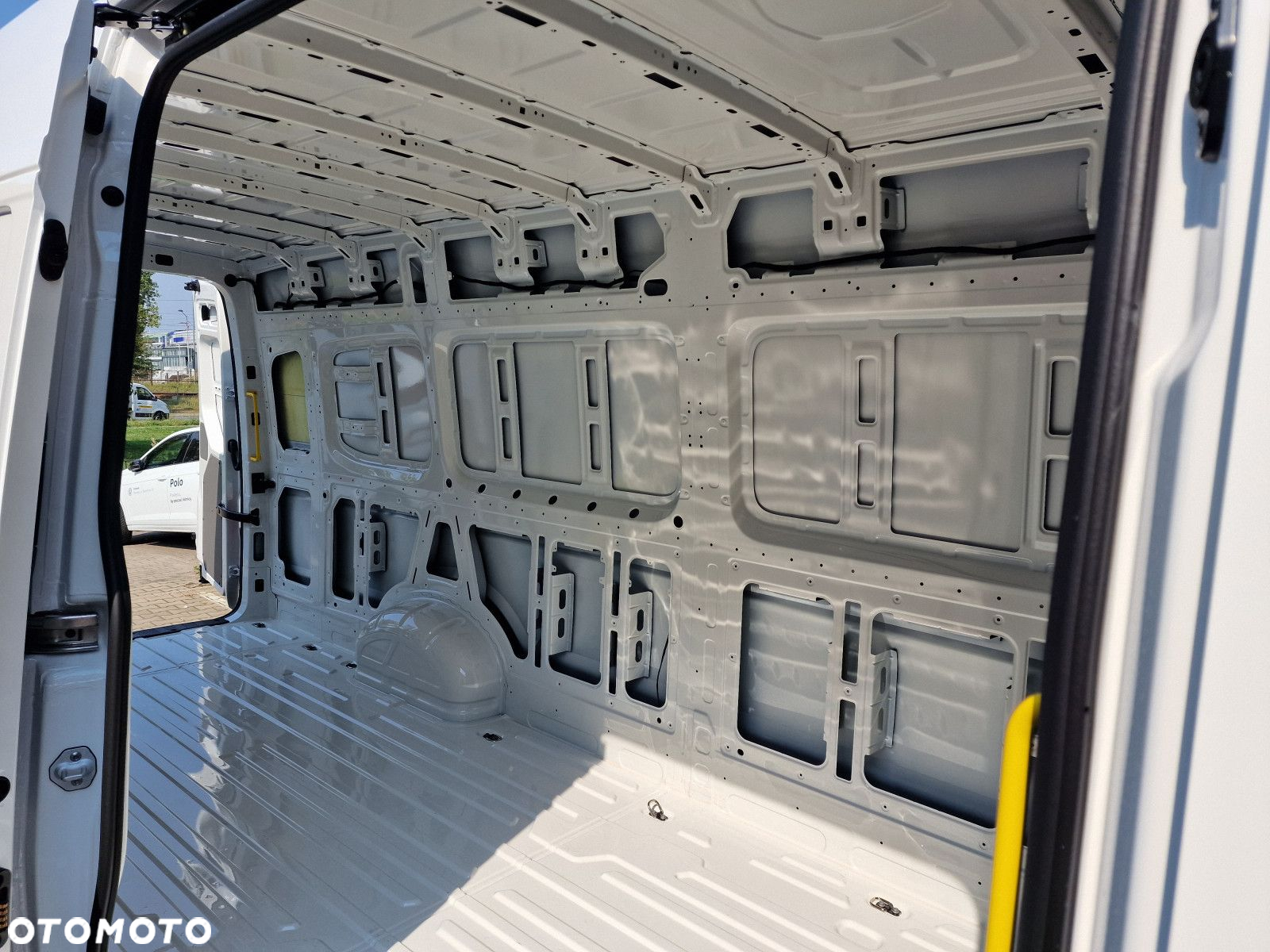 Volkswagen Crafter 2.0 TDI Manual - 11
