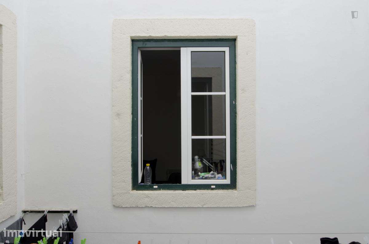 Quarto - localizado em Alcântara Lisbon - Grande imagem: 5/19