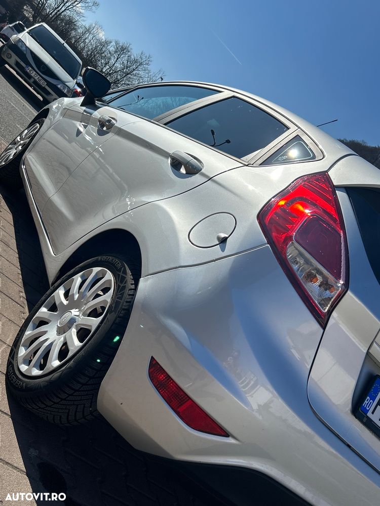 Ford Fiesta 1.5 TDCi DPF Trend - 18