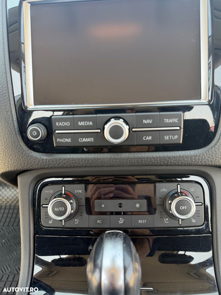Volkswagen Touareg 3.0 V6 TDI BMT - 24