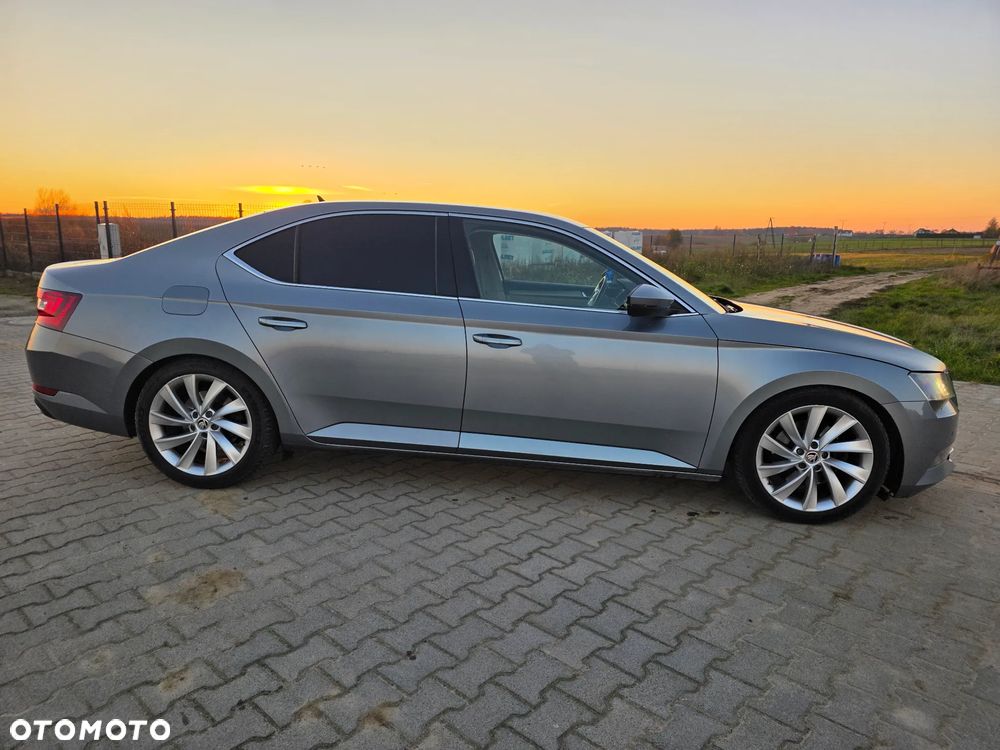 Skoda Superb 2.0 TDI Style DSG - 3