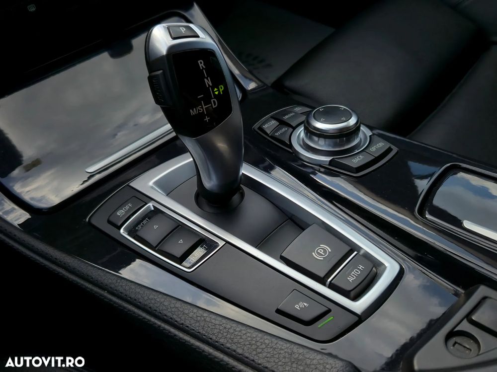 BMW Seria 5 525d Touring Aut. Luxury Line - 15