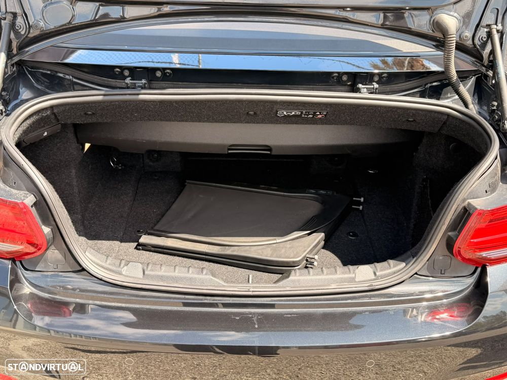 BMW 220 d Cabrio Pack M Auto - 34