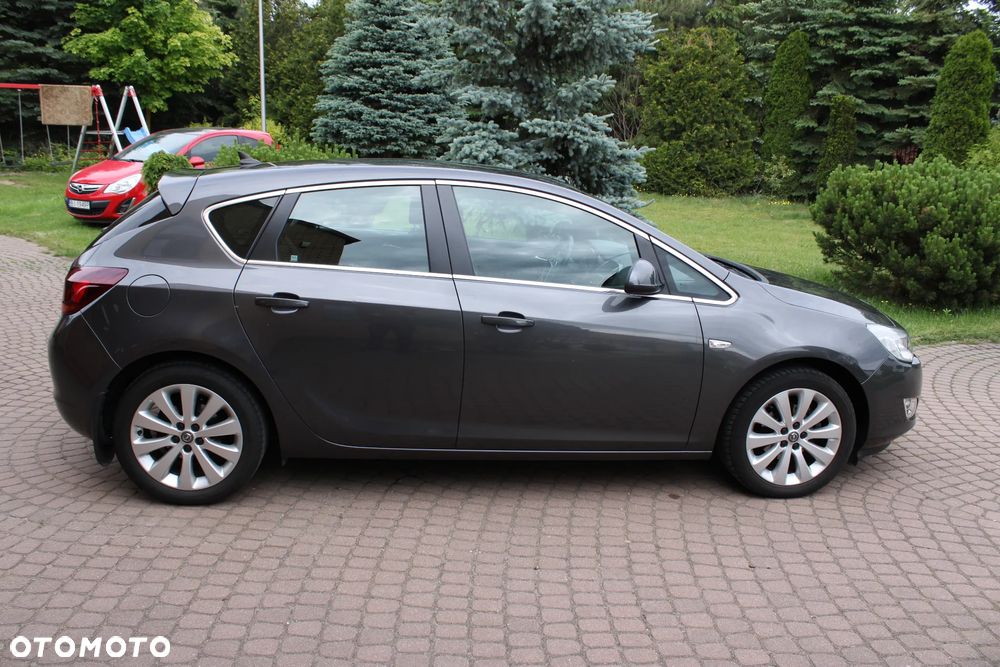 Opel Astra 1.6 Cosmo - 9