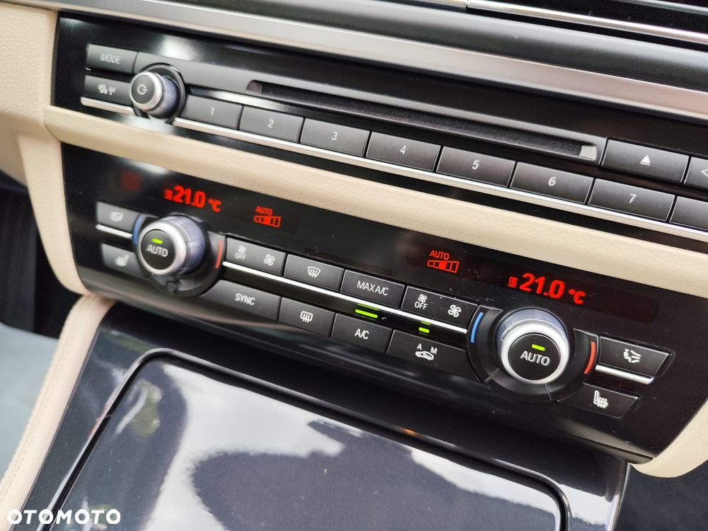 BMW Seria 5 520d Luxury Line - 26