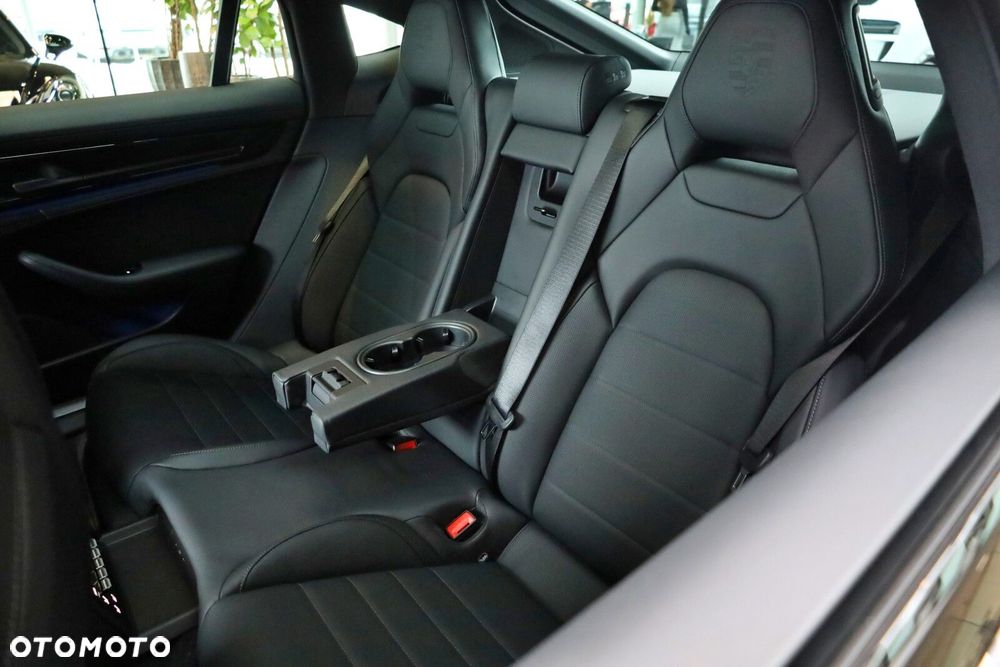 Porsche Panamera - 12