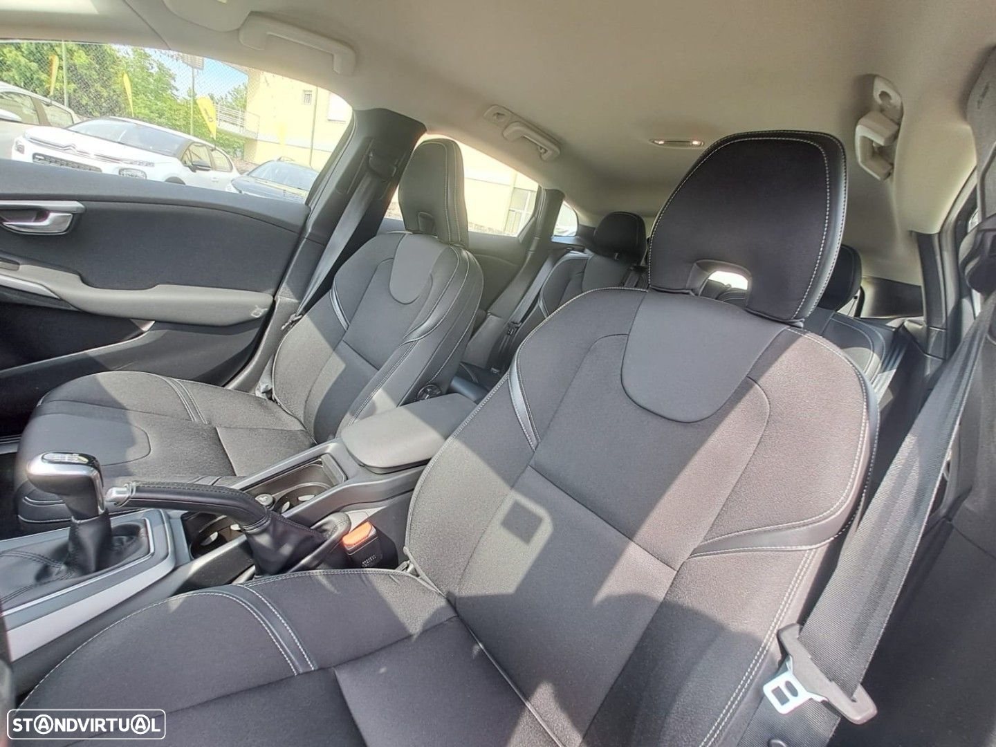 Volvo V40 2.0 D3 Momentum - 11