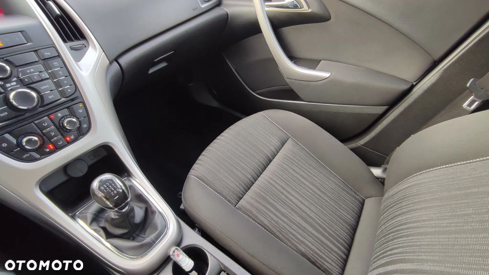 Opel Astra 1.4 Turbo 150 Jahre - 13