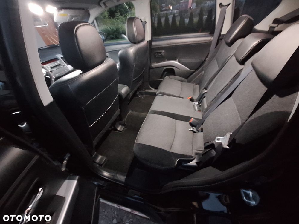 Mitsubishi Outlander - 22