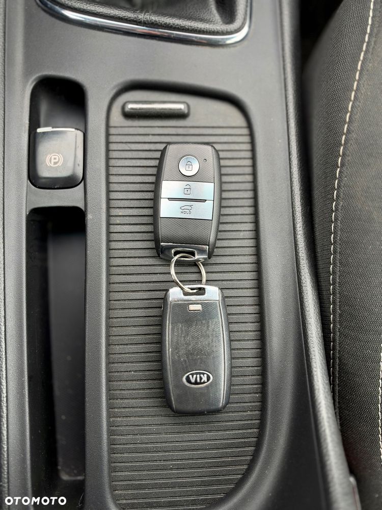 Kia Ceed 1.6 CRDi 136 ISG Platinum Edition - 38