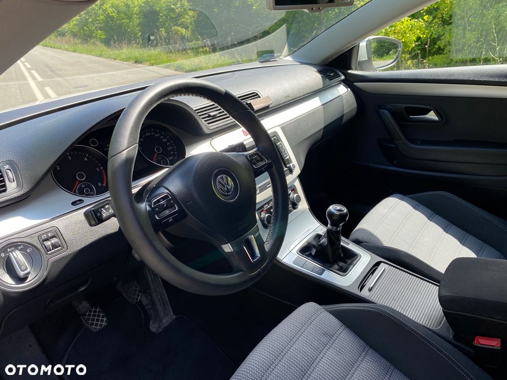 Volkswagen Passat CC - 19