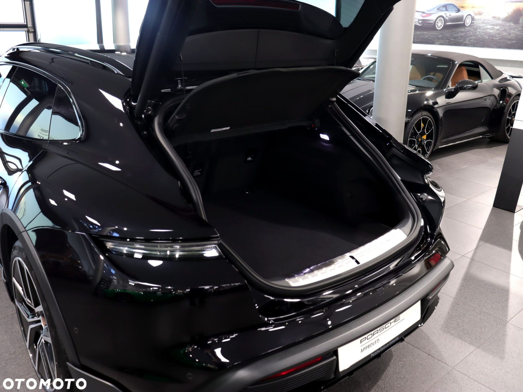 Porsche Taycan 105kWh 4S Cross Turismo - 36