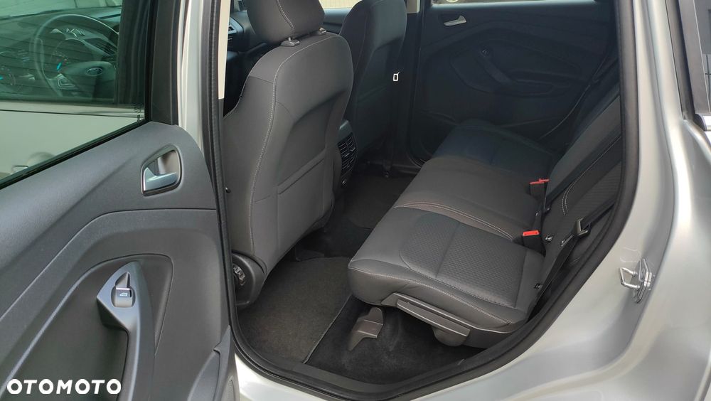 Ford Kuga - 25