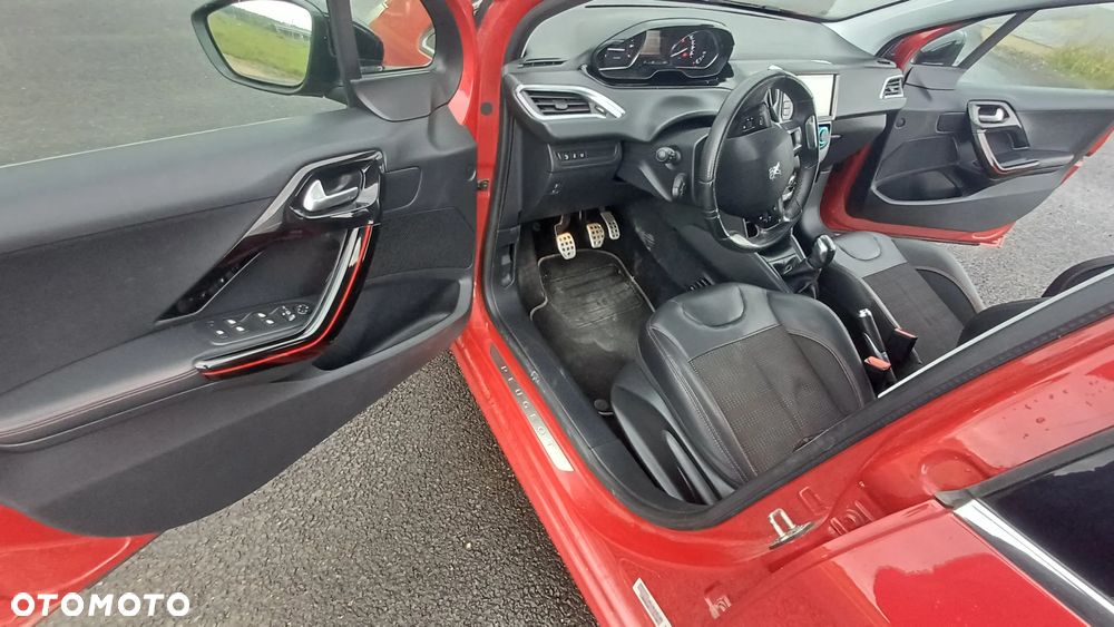 Peugeot 208 - 10