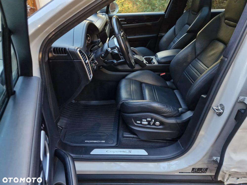 Porsche Cayenne S Platinum Edition - 11