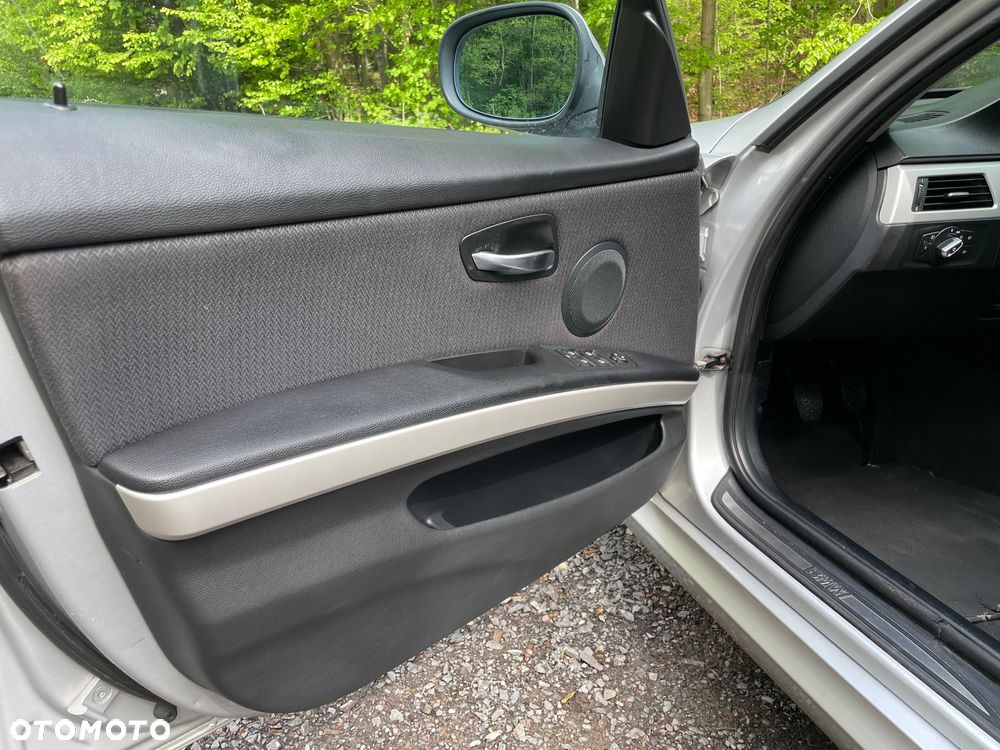 BMW Seria 3 320d DPF - 13