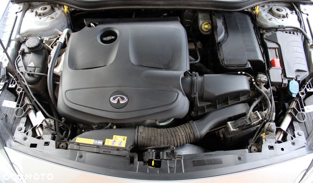 Infiniti Q30 - 32