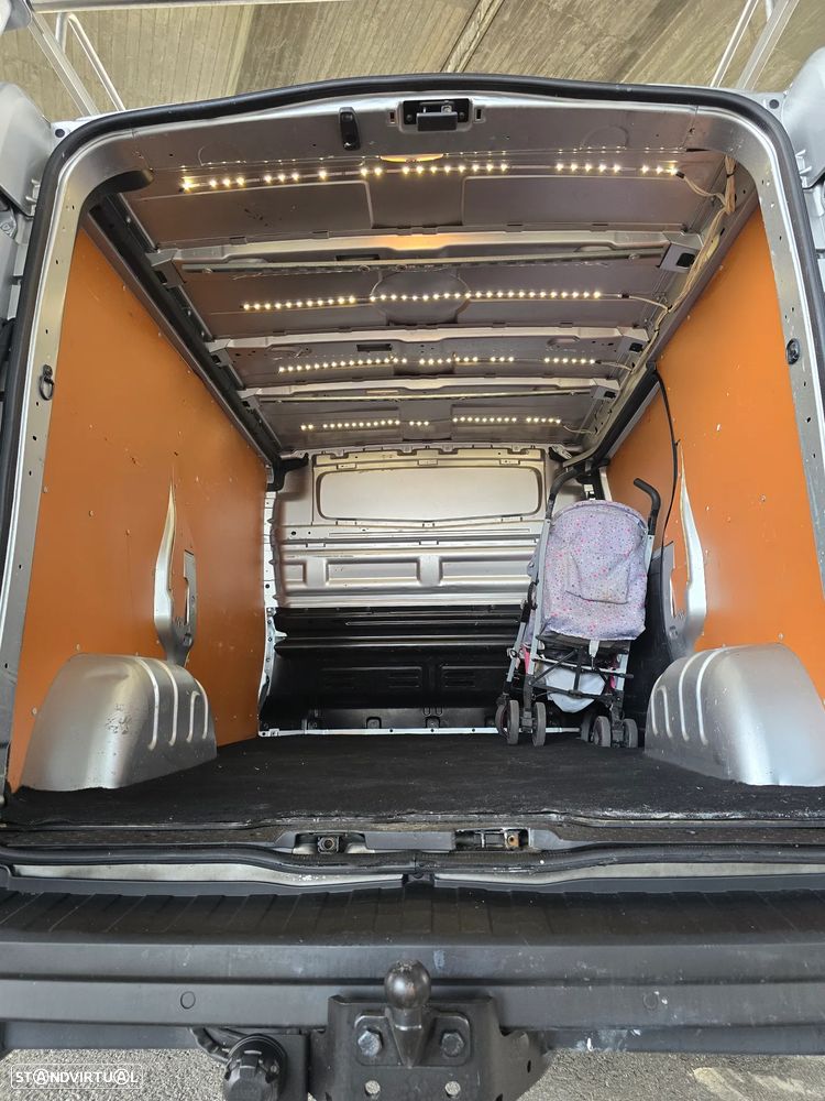 Renault Trafic - 16