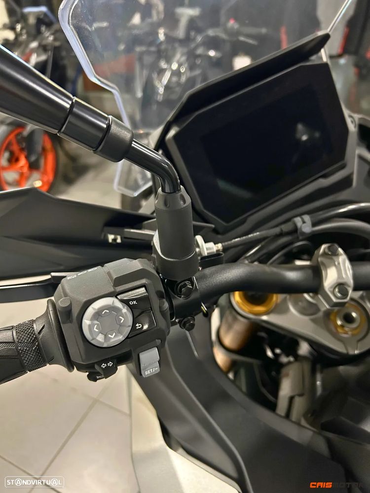 Suzuki GSX 1000GX - 4