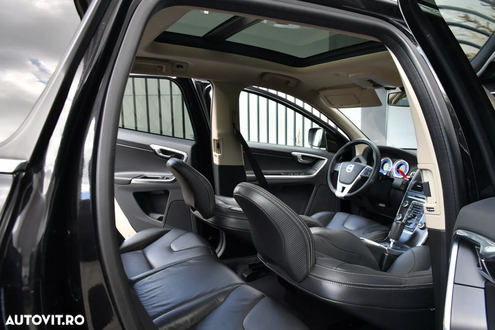 Volvo XC 60 2.4D AWD Aut. Summum - 24