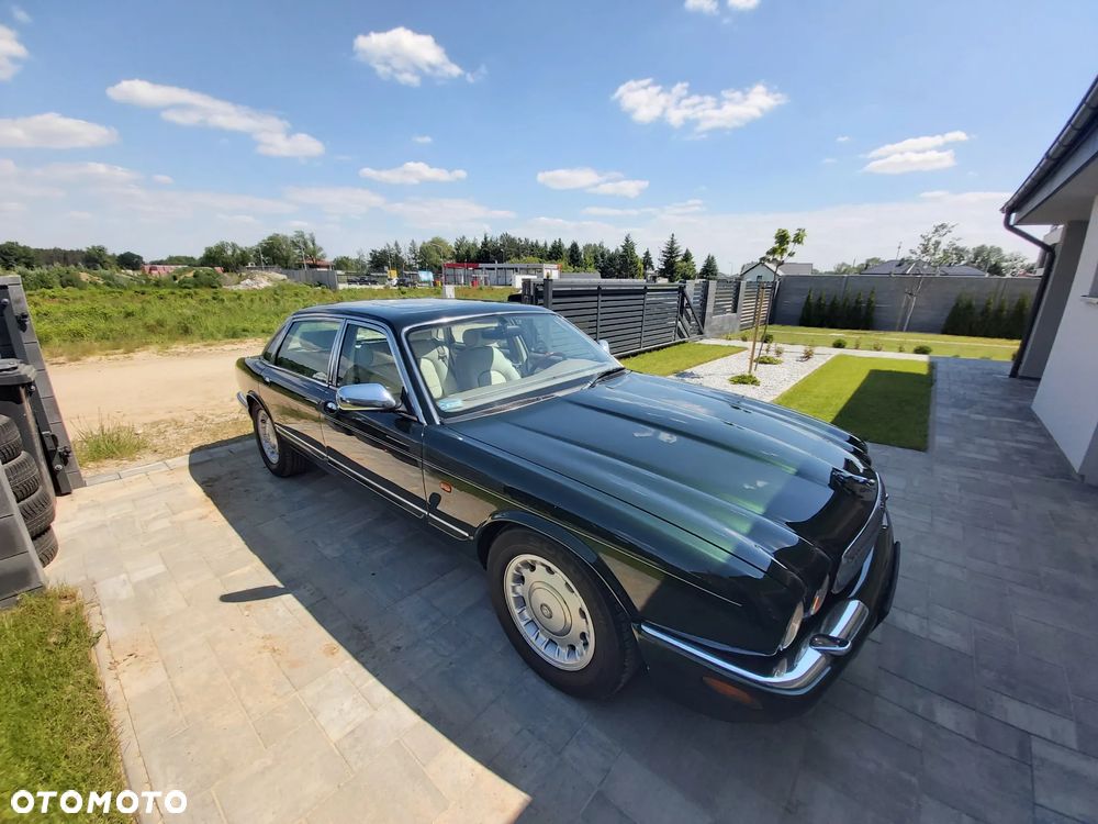 Jaguar Daimler S8 - 22