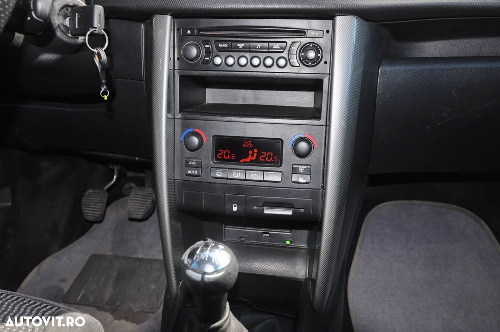 Peugeot 207 90 Sport - 13
