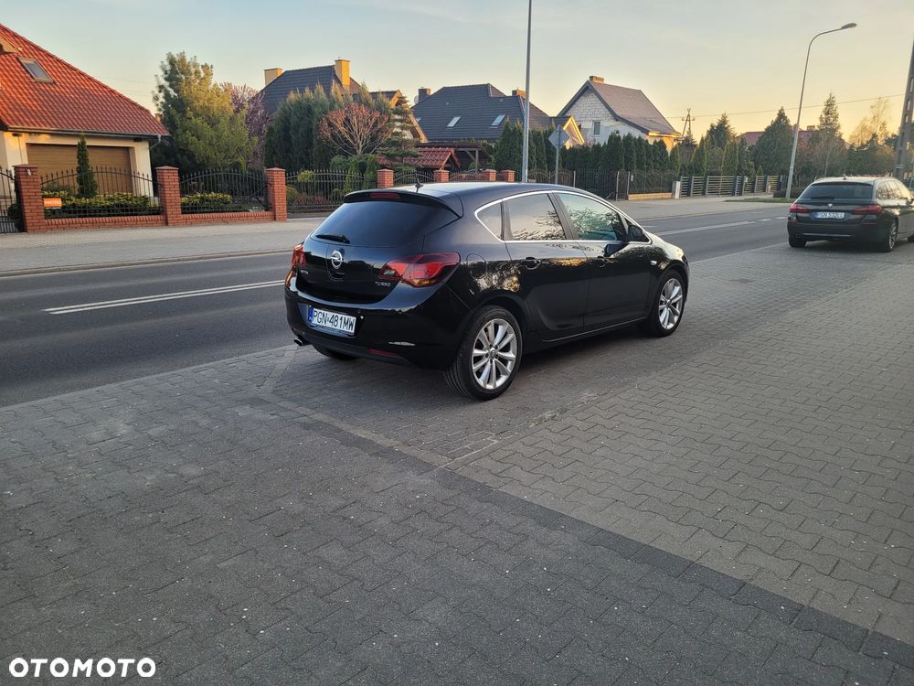 Opel Astra 1.6 Turbo Edition - 5