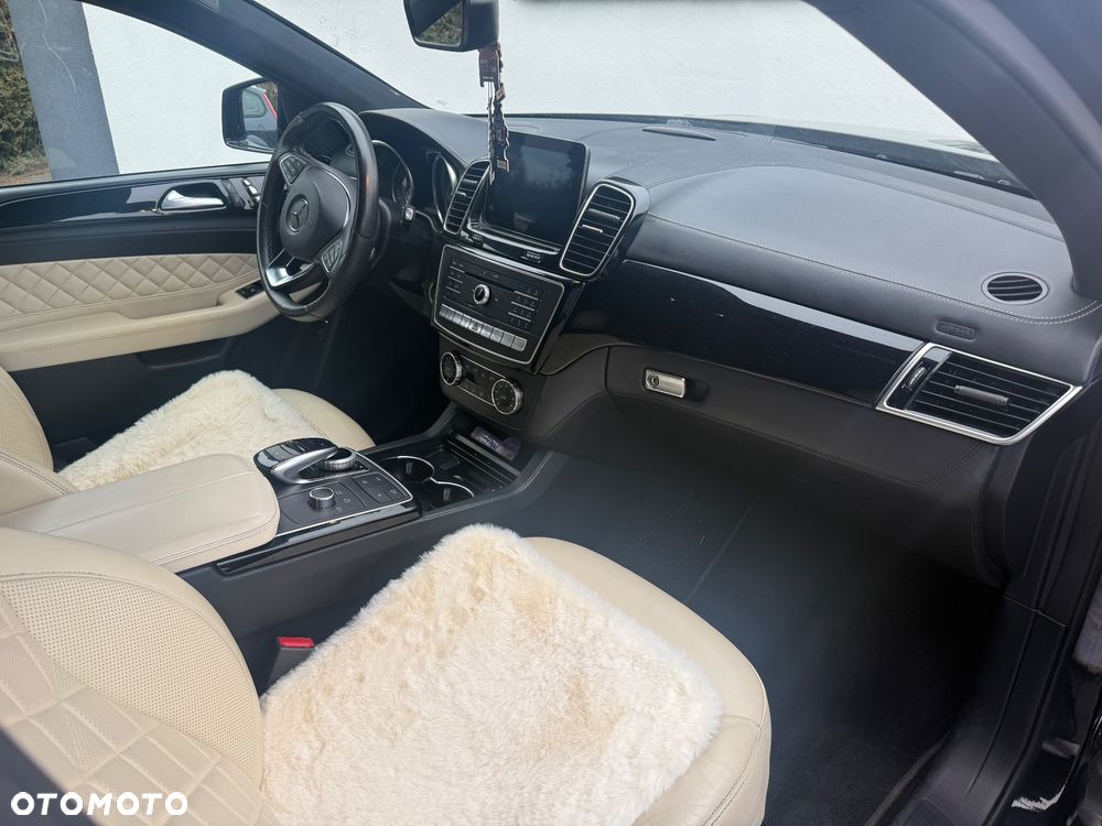 Mercedes-Benz GLE - 11