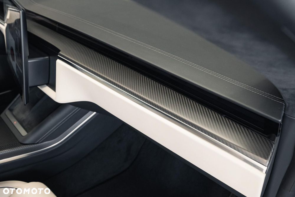 Tesla Model S Plaid - 32