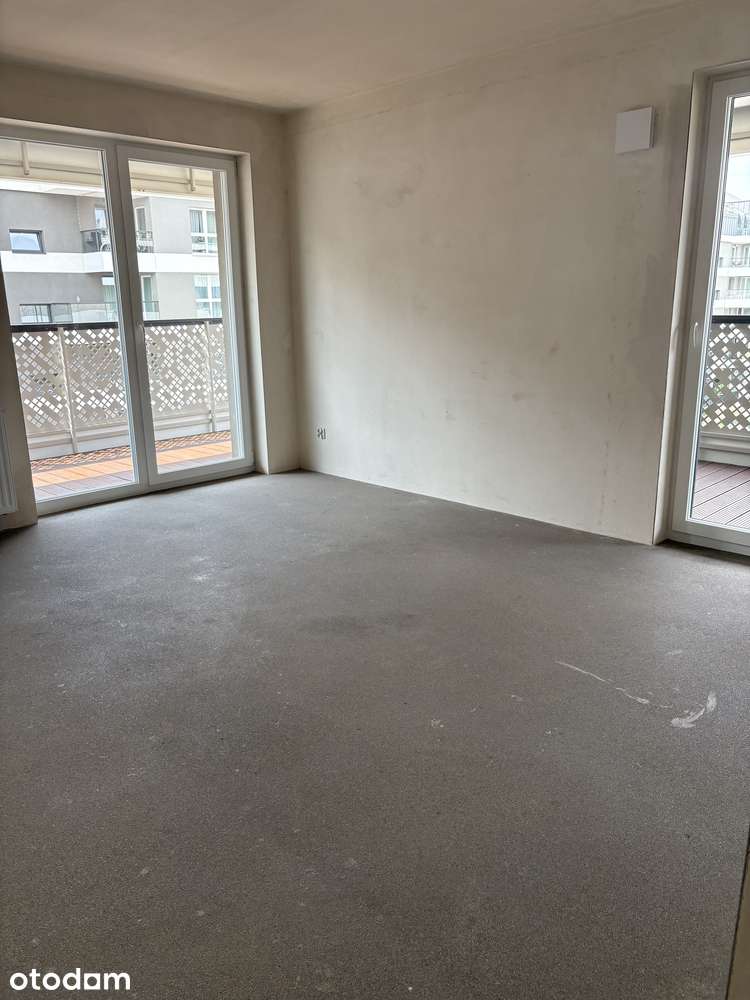 Do wykończenia. 3 pokoje. Duży balkon. Garaż. Komórka.