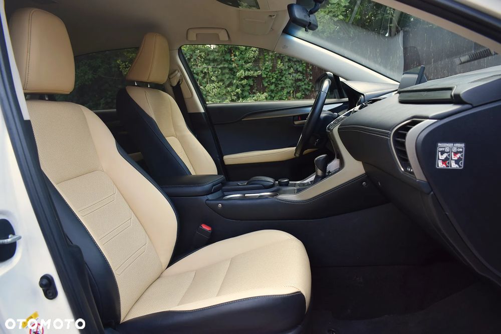 Lexus NX 300h Prestige AWD - 8