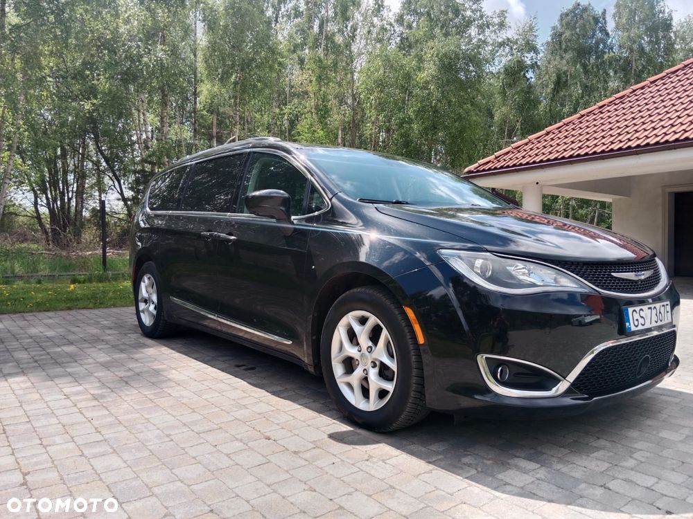 Chrysler Pacifica - 7