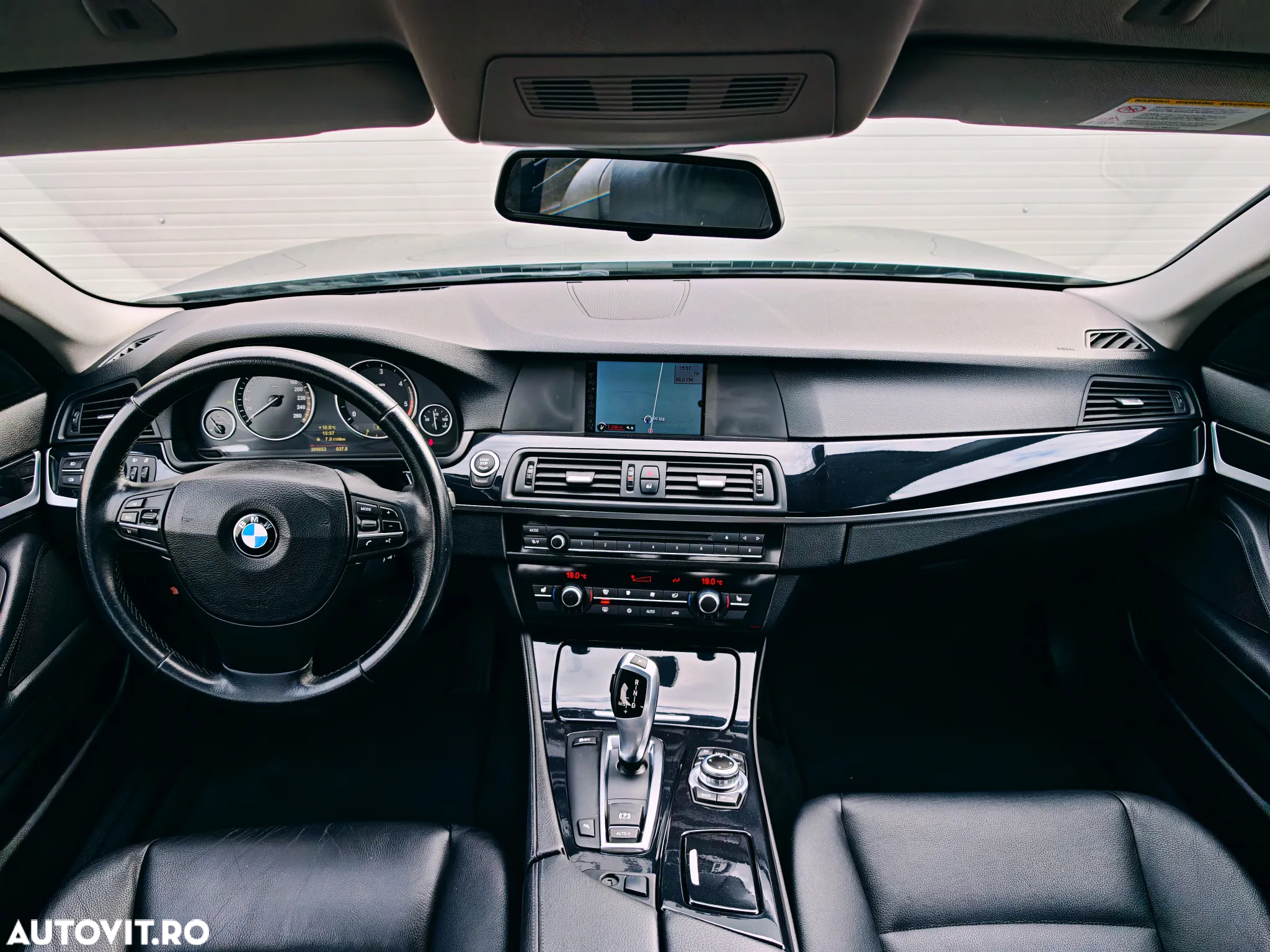 BMW Seria 5 520d - 23