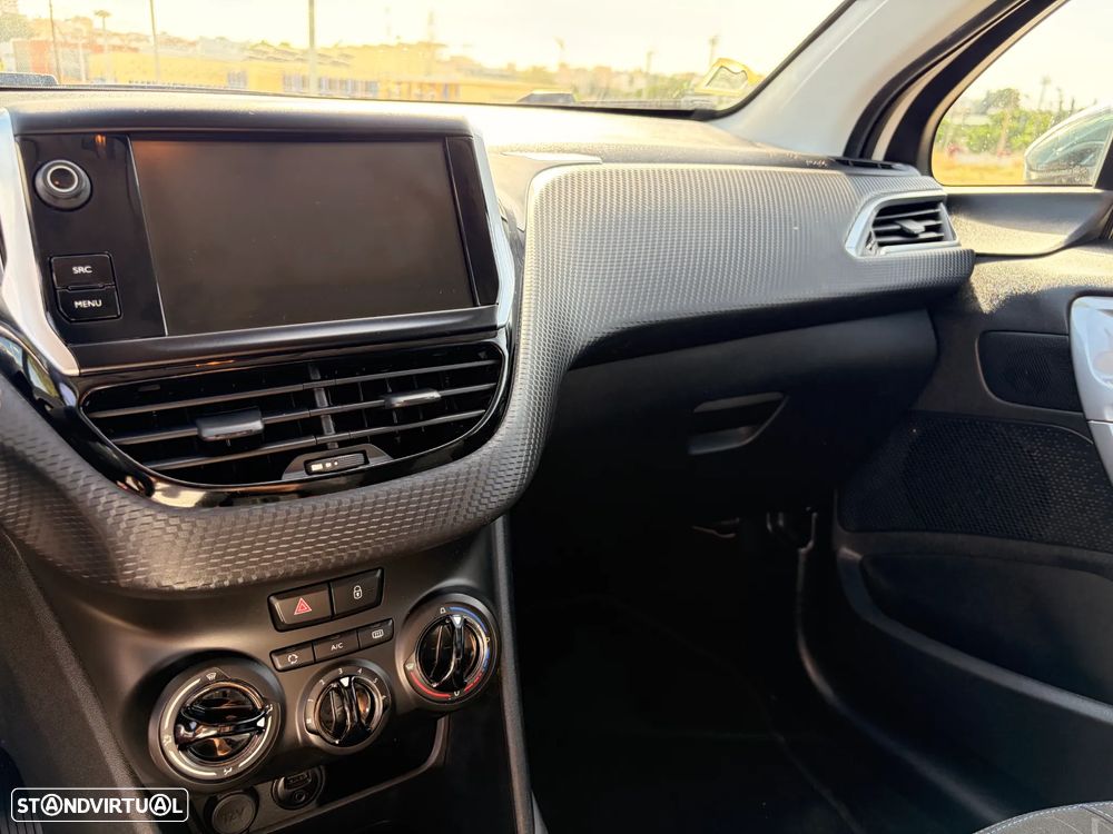 Peugeot 2008 1.2 PureTech Allure - 6