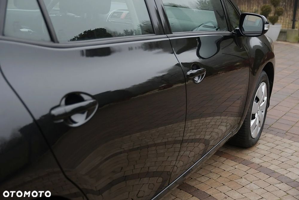 Toyota Auris - 16