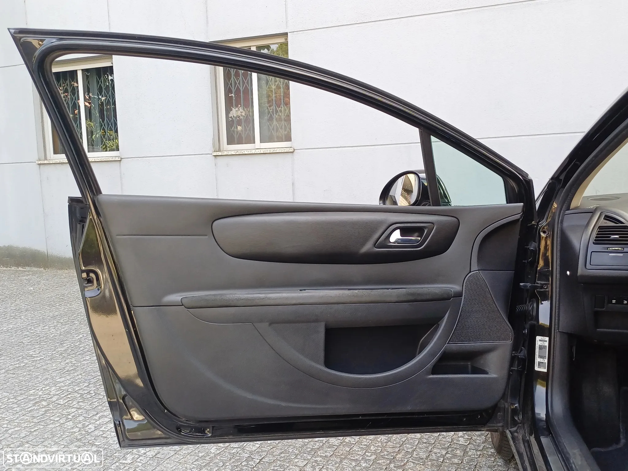 Citroën C4 Coupé 1.6 HDi 110 VTR - 17