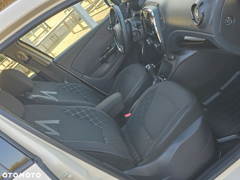 Renault Captur 1.2 TCe Helly Hansen EDC - 25