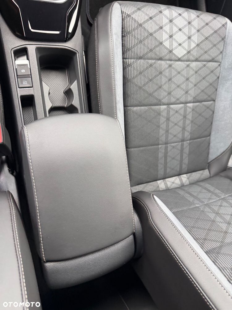 Volkswagen T-Roc - 7