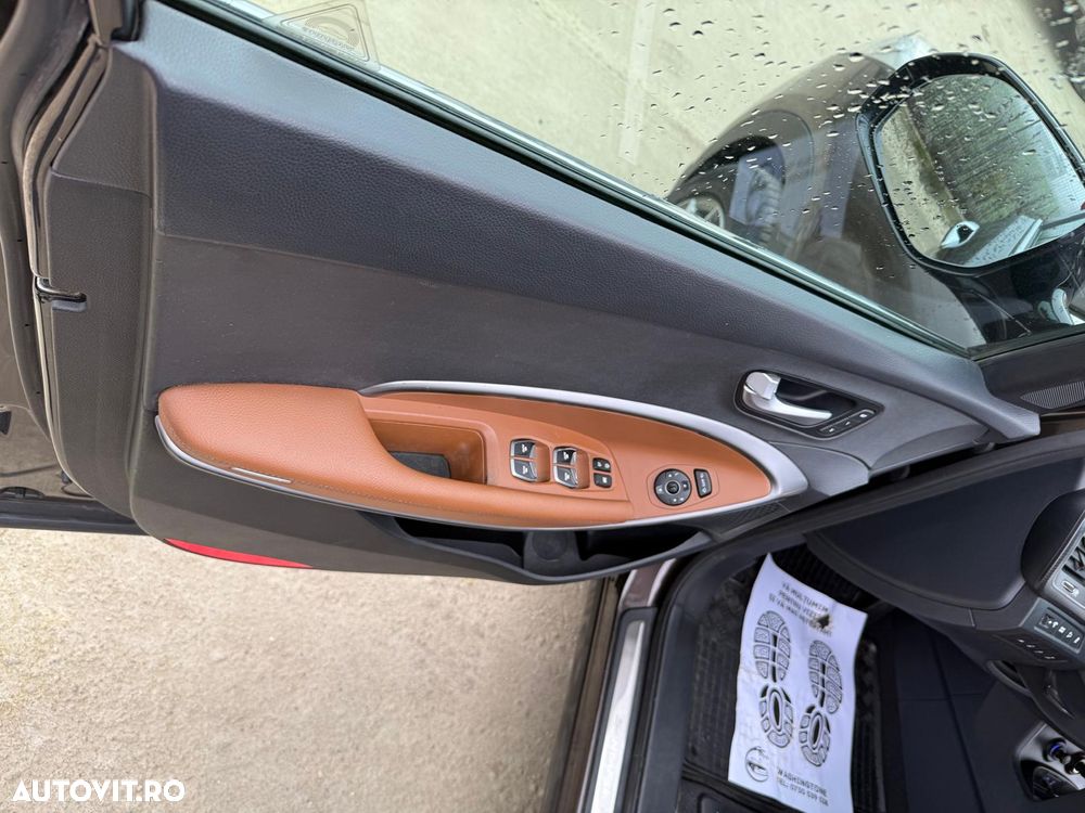 Hyundai Santa Fe - 5