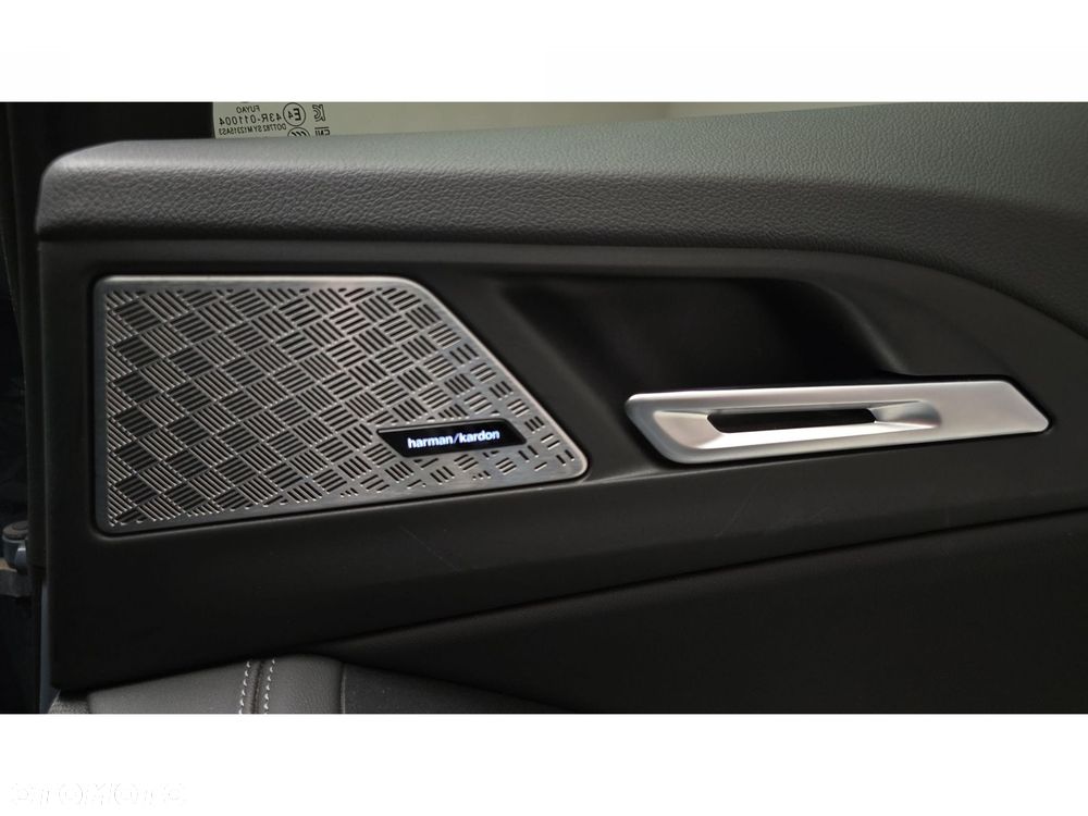 BMW Seria 2 218d - 32