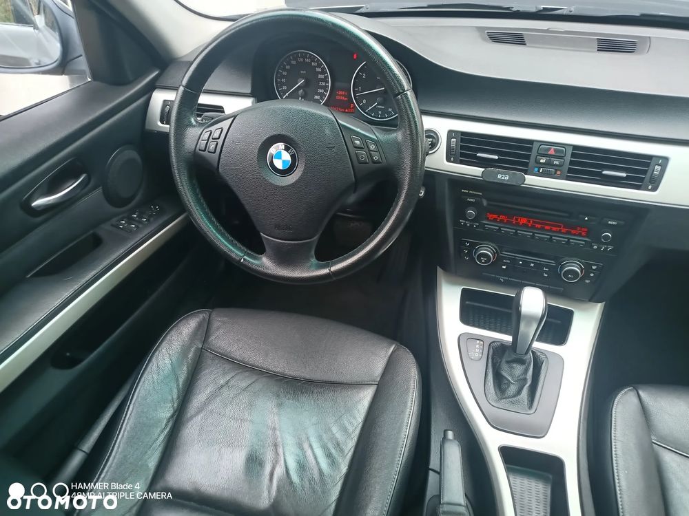 BMW Seria 3 320i Edition Exclusive - 32