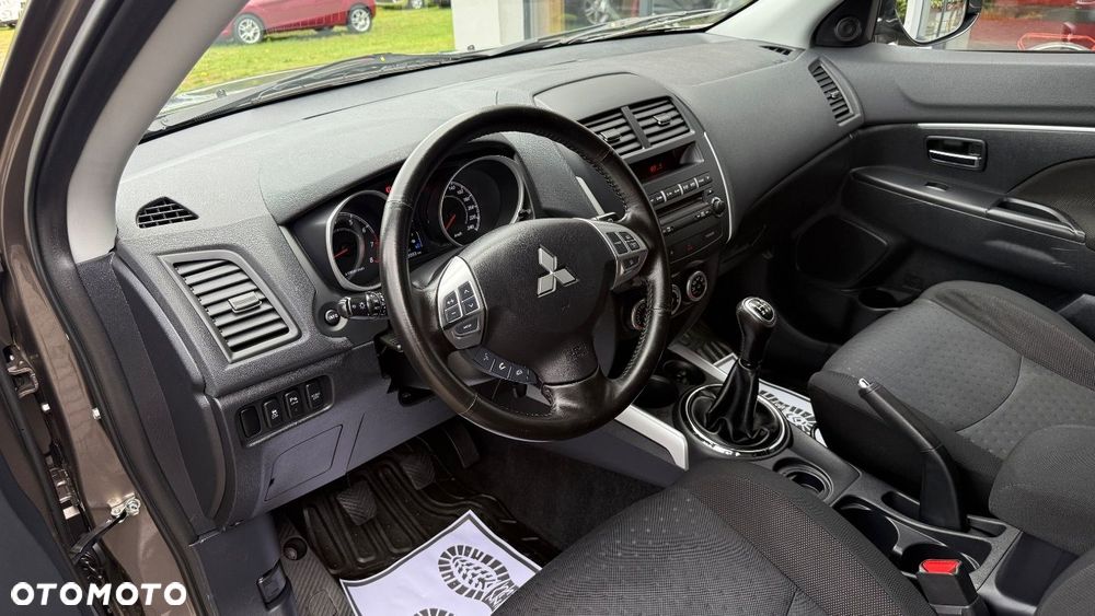 Mitsubishi ASX - 16
