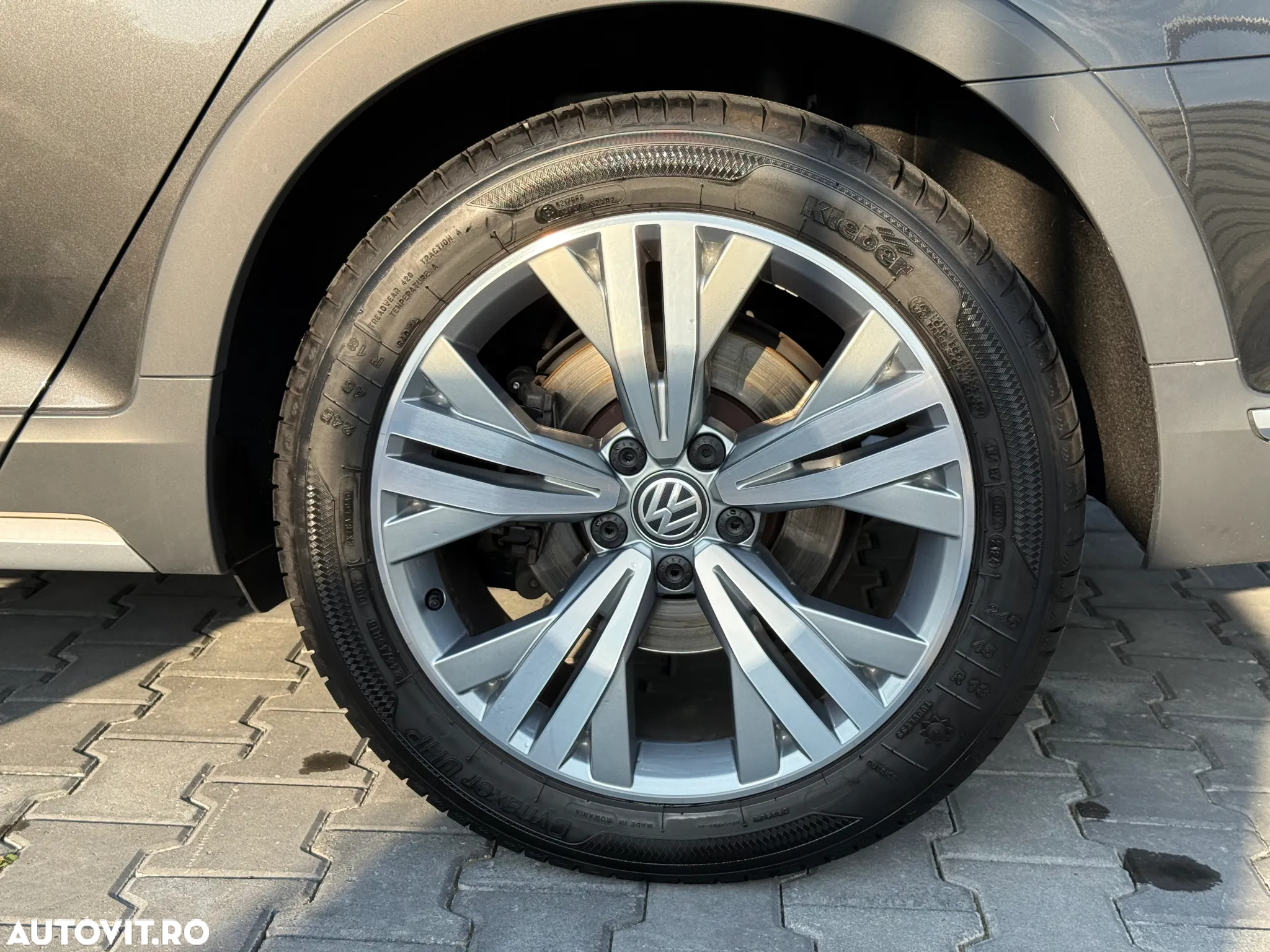 Volkswagen Passat Alltrack 2.0 TDI DSG 4Motion - 17