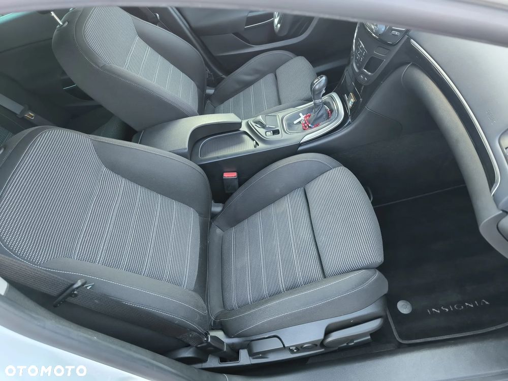 Opel Insignia 1.6 T Cosmo S&S - 10