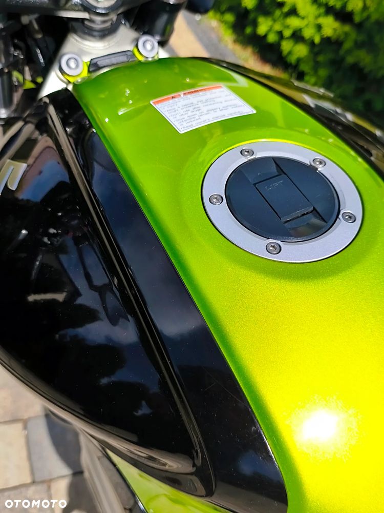 Suzuki Gladius - 6