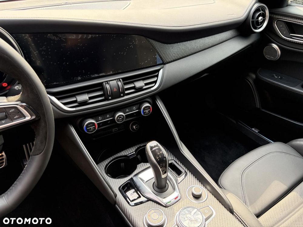 Alfa Romeo Giulia 2.9 Bi Turbo V6 Quadrifoglio - 26