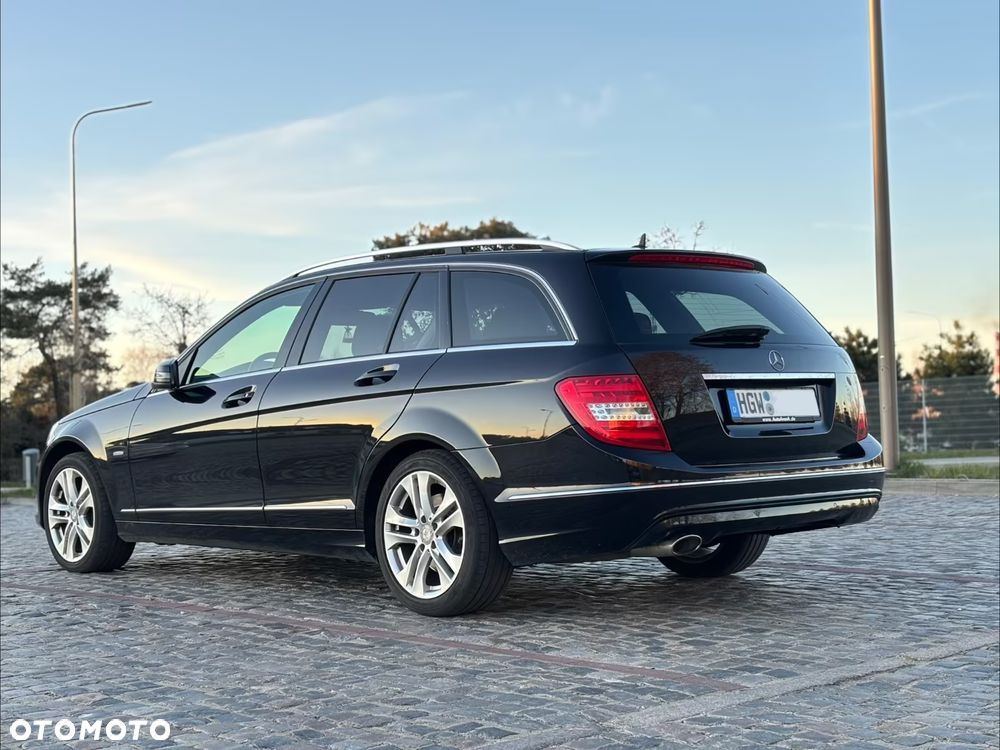 Mercedes-Benz Klasa C 250 CDI BlueEff 4-Matic Avantgarde - 3