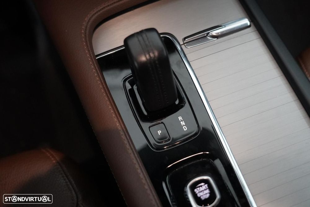 Volvo XC 90 2.0 T8 PHEV Momentum Plus AWD - 17