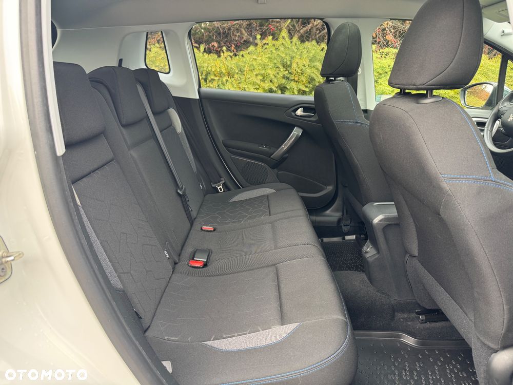 Peugeot 2008 1.2 Pure Tech Style S&S - 10